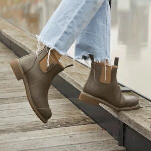 Merry People Gum Boot in Earth Brown